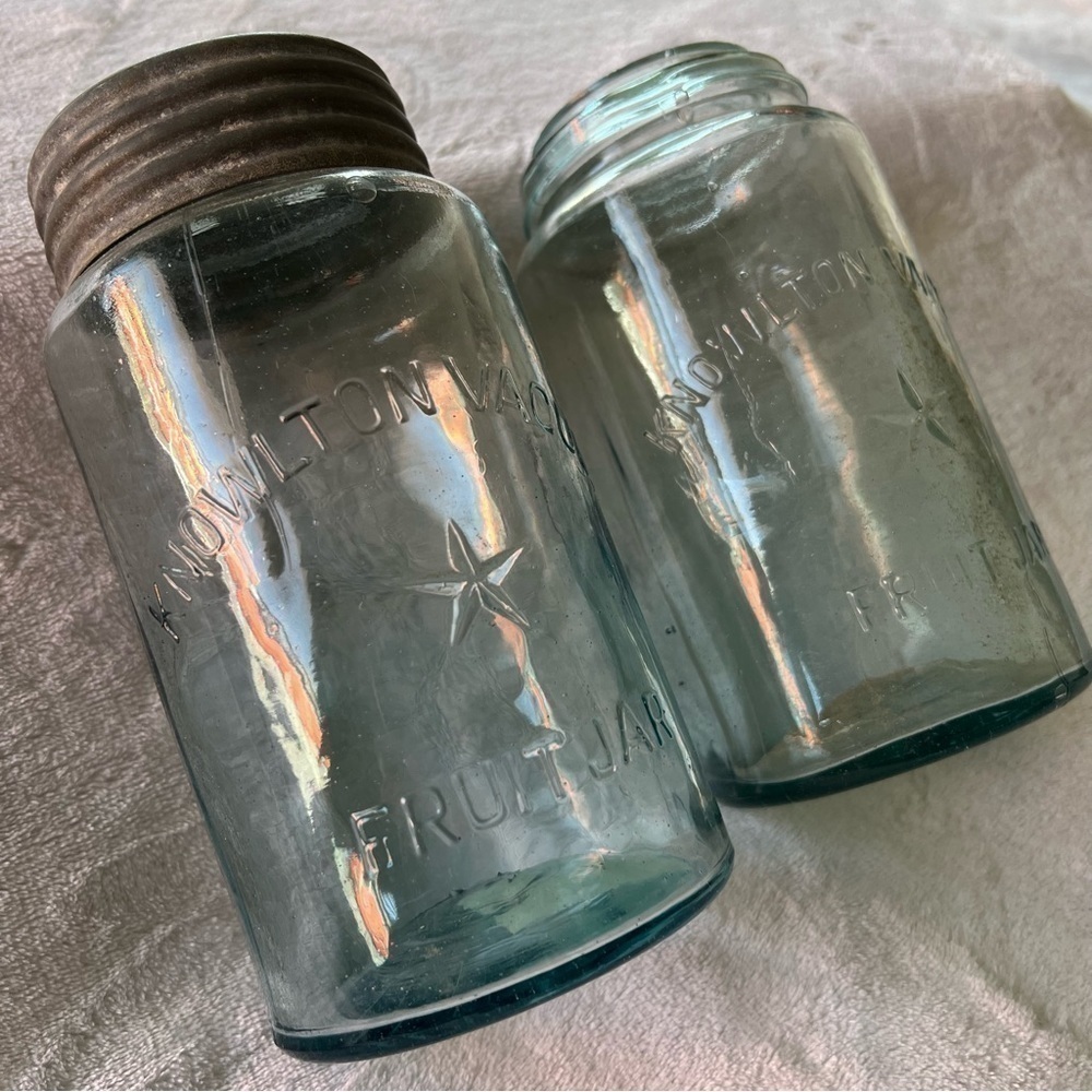 VINTAGE Knowlton Vacuum Star Fruit Jar (Set of 2)